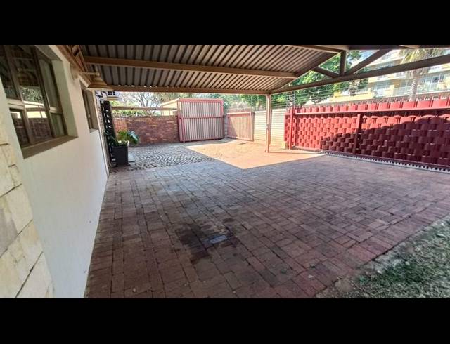 4 BEDROOM HOUSE FOR SALE IN SINOVILLE